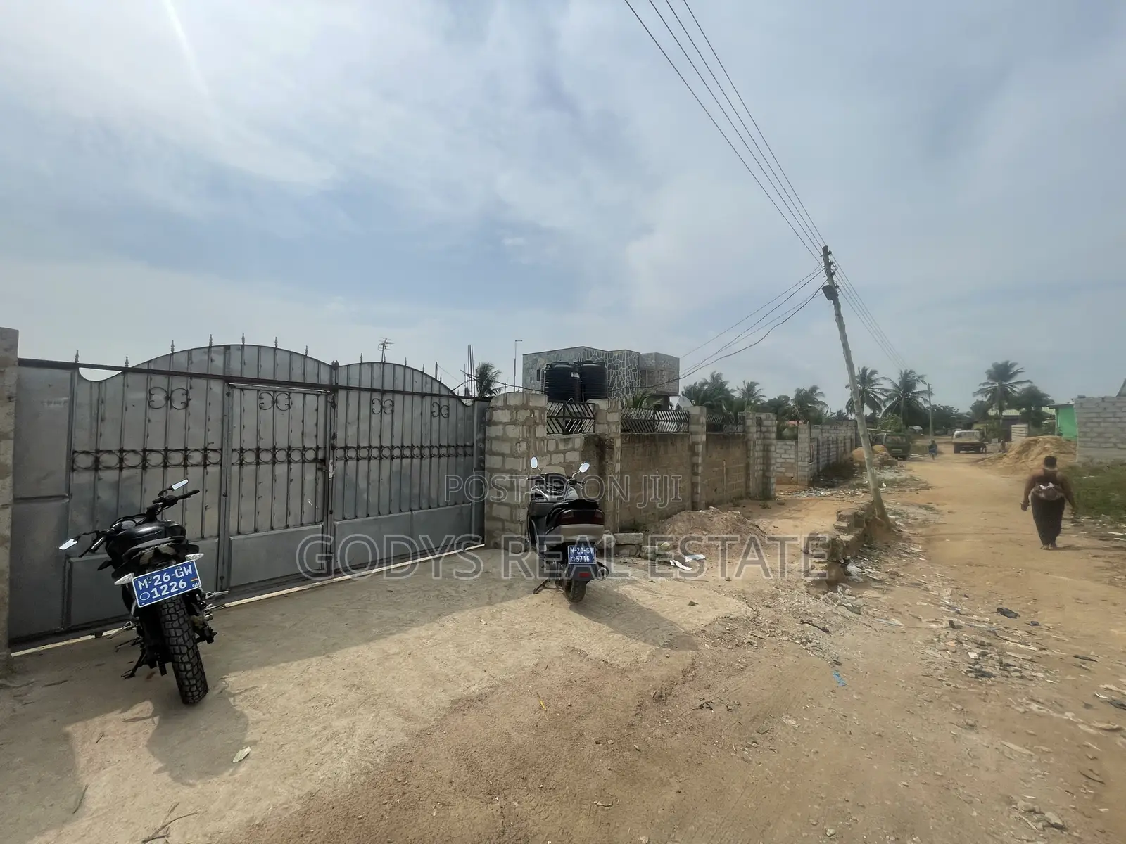 Four Unit Chamber and Hall Apartment for Sale