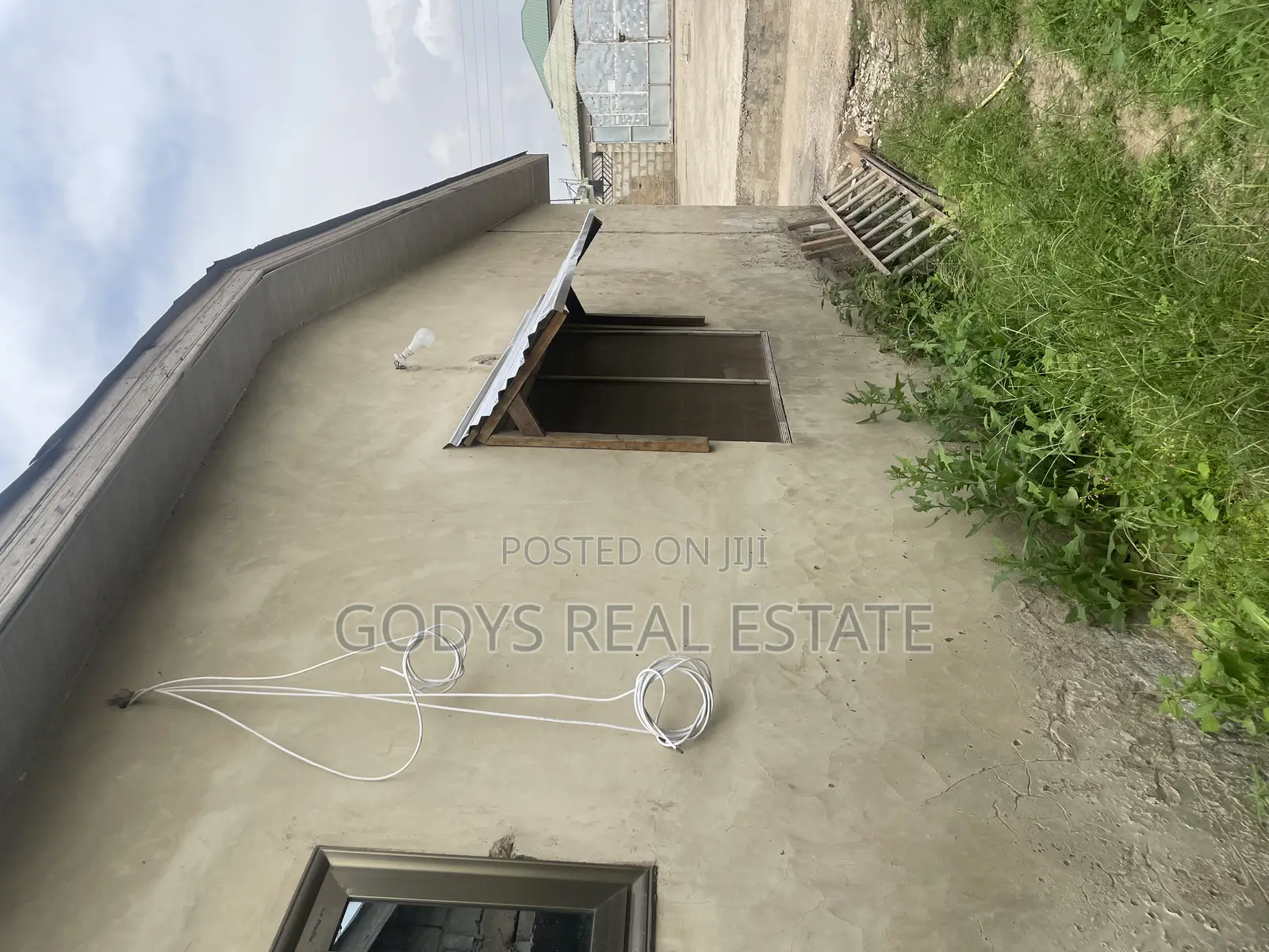 Four Unit Chamber and Hall Apartment for Sale