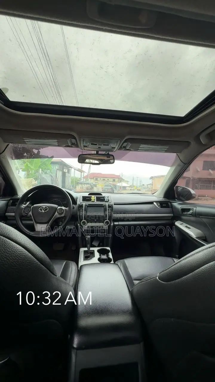 Toyota Camry SE 4dr Sedan (2.5L 4cyl 6A) 2012 Pearl
