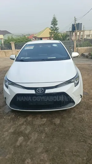 Toyota Corolla 2022 White
