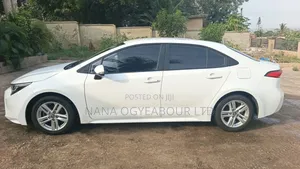 Toyota Corolla 2022 White