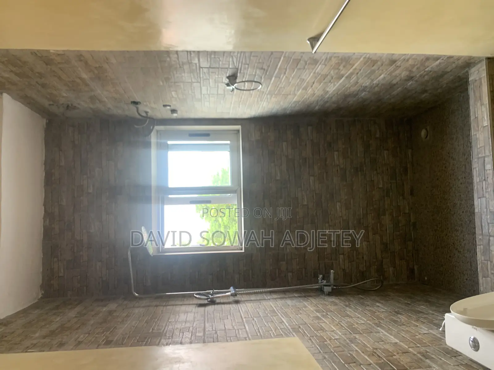 3bdrm Block of Flats in East Airport for rent