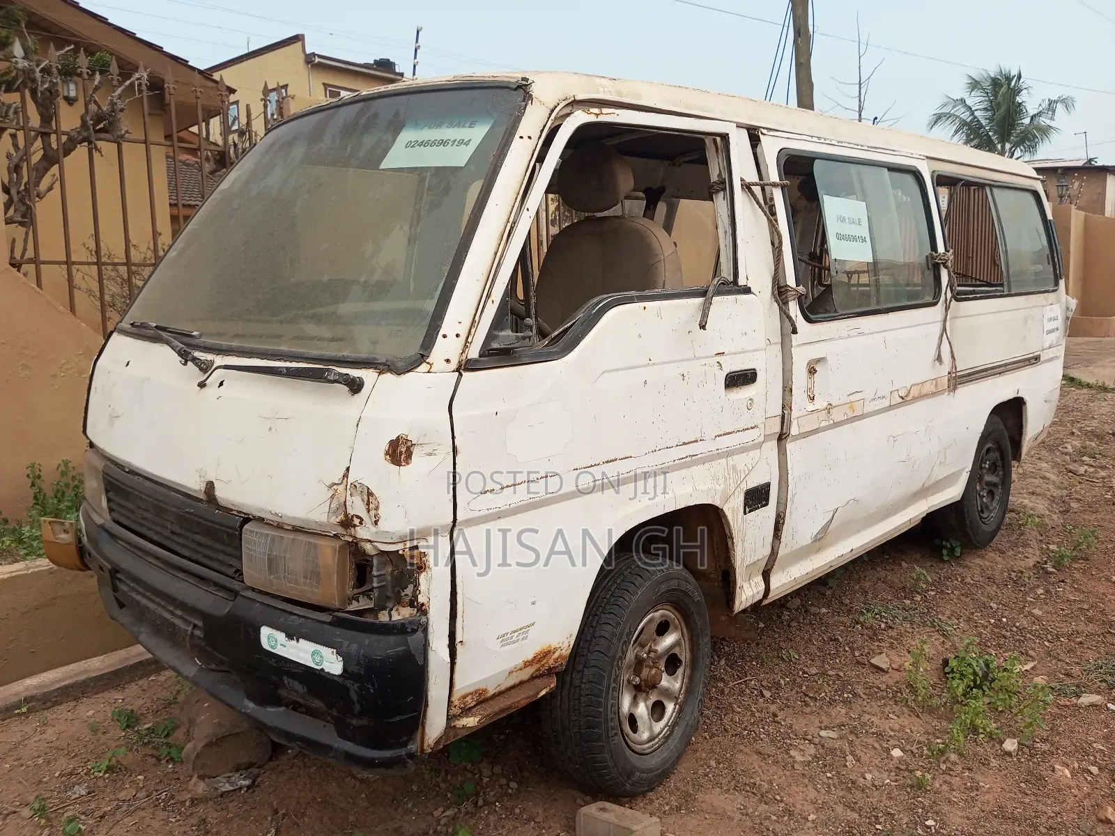 Nissan Caravan (Urvan) 2012 White