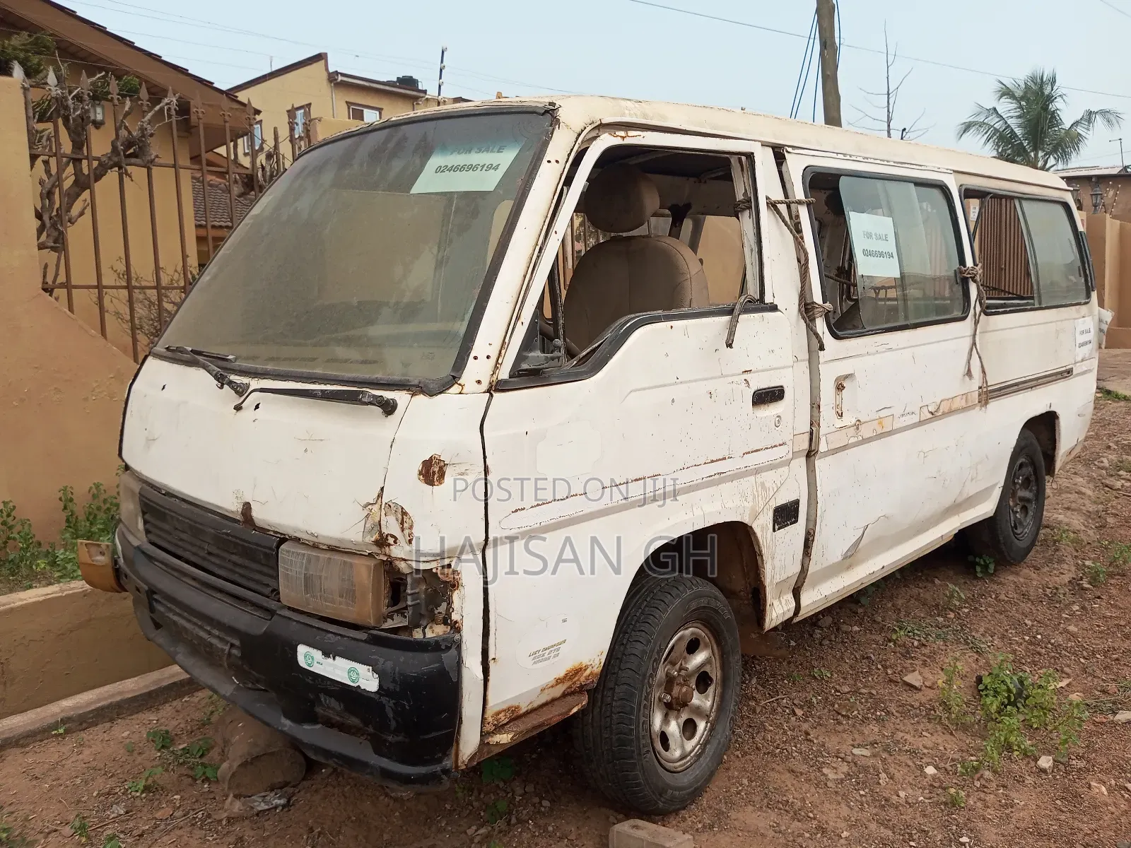 Nissan Caravan (Urvan) 2012 White