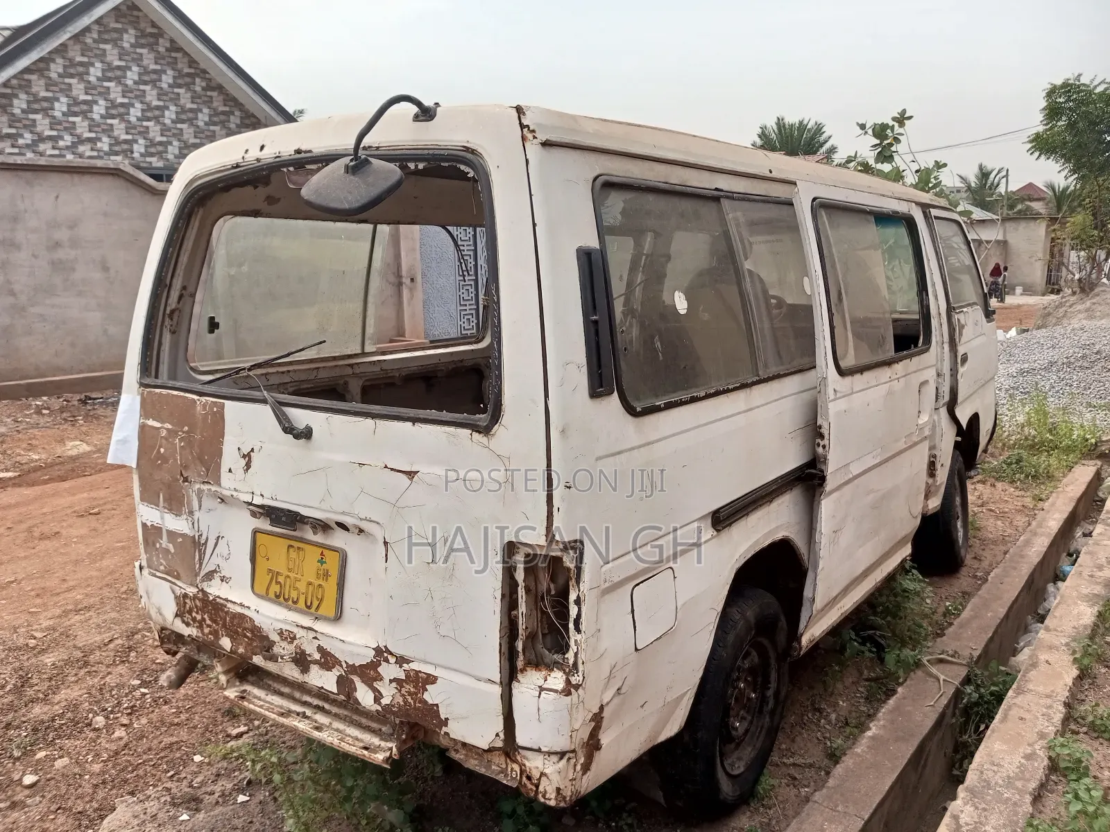 Nissan Caravan (Urvan) 2012 White