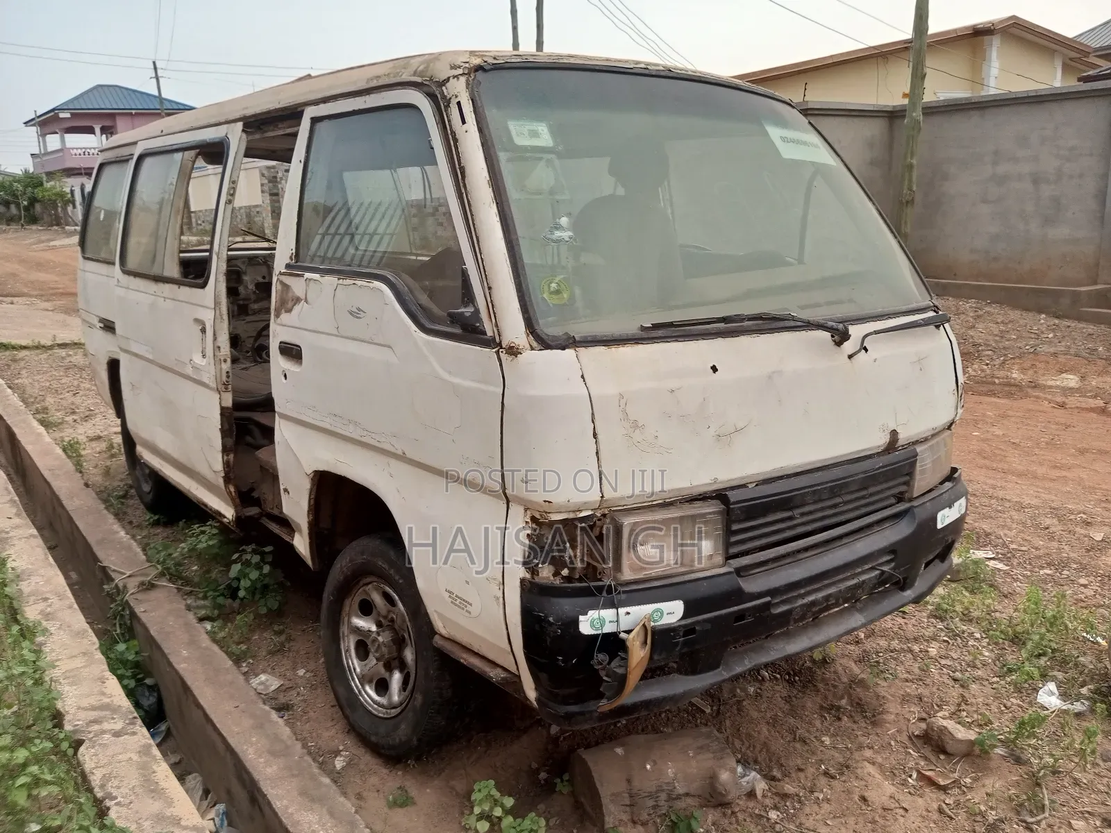 Nissan Caravan (Urvan) 2012 White