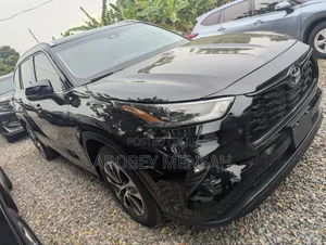 Toyota Highlander XLE 2022 Black