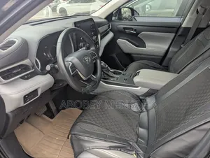 Toyota Highlander XLE 2022 Black
