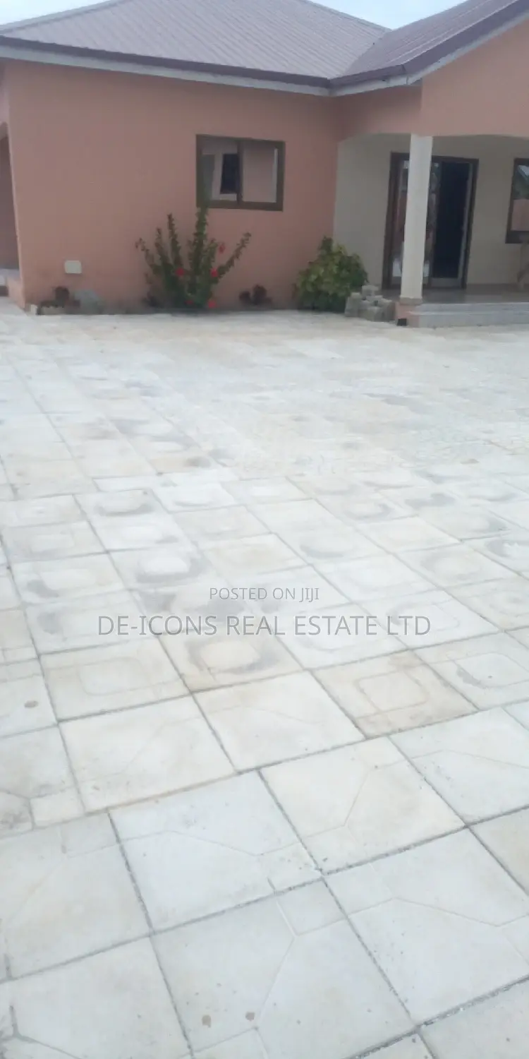 3bdrm House in Awutu Senya East Municipal for sale