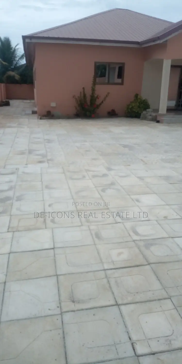 3bdrm House in Awutu Senya East Municipal for sale
