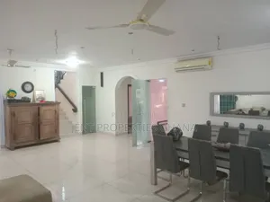 6bdrm House in Accra Metropolitan for sale