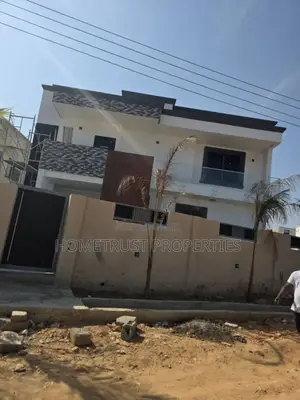 5bdrm Duplex in Spintex Emef Estate, Melcom for sale