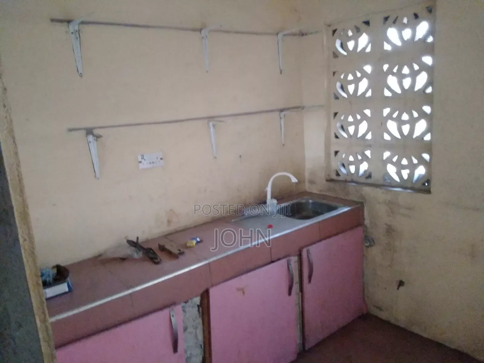 1bdrm Apartment in Survivorestates, Baah Yard for rent