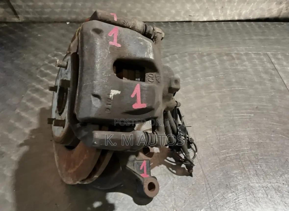 2018 - 2022 Toyota C-Hr Front Hub Complete Pair (Used)