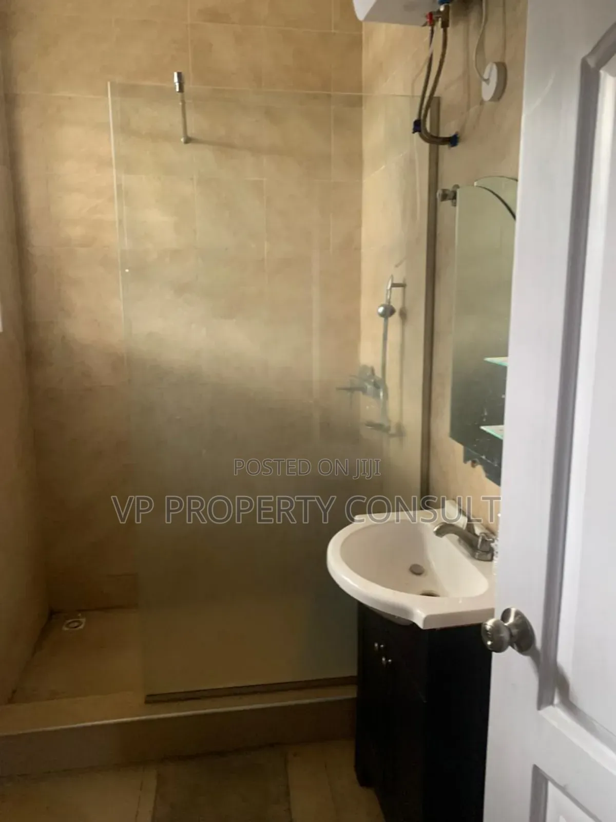 2bdrm Apartment in Ashaley Botwe for rent