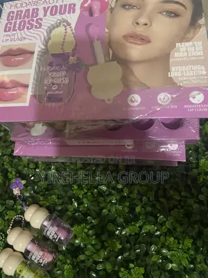 Huda Beauty Lip Gloss