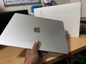 New Laptop Apple MacBook Air 2022 M2 16GB Apple M2 SSHD (Hybrid) 512GB