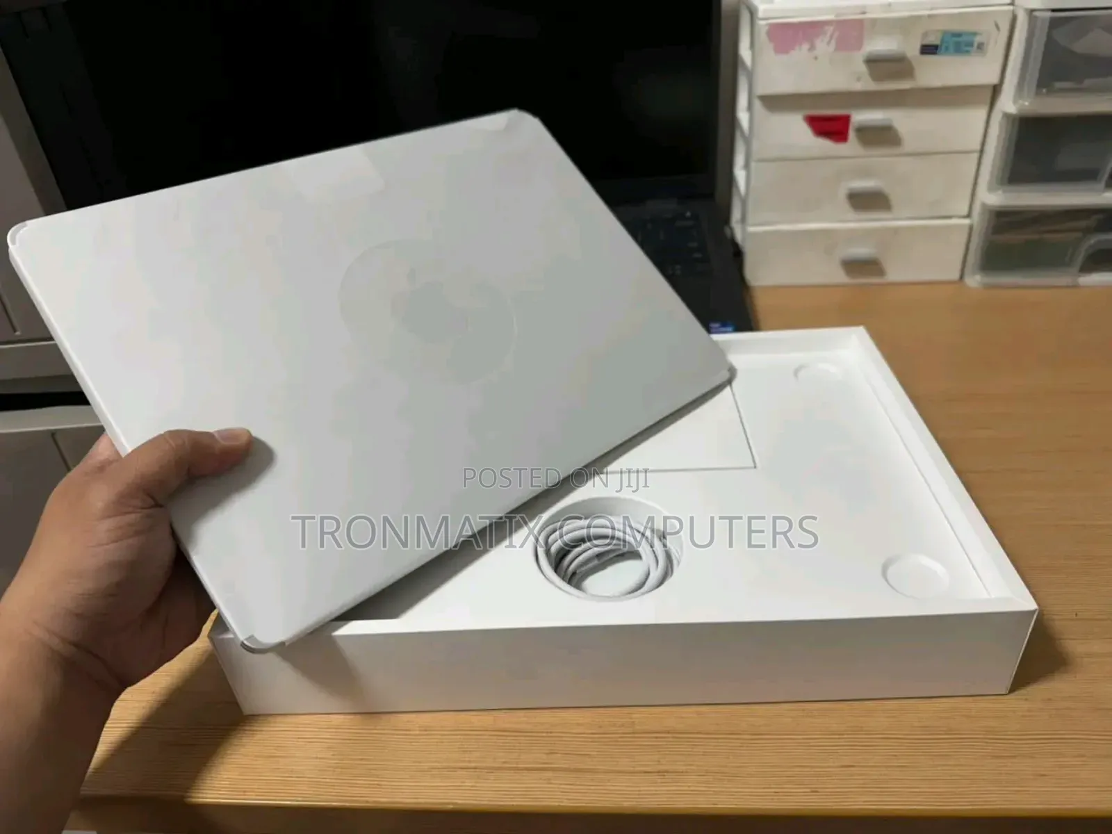 New Laptop Apple MacBook Air 2022 M2 16GB Apple M2 SSHD (Hybrid) 512GB