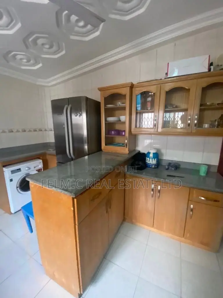 5bdrm House in Felmic Real Estate, Housing Down for sale
