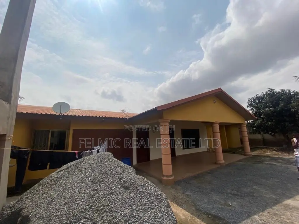 5bdrm House in Felmic Real Estate, Housing Down for sale