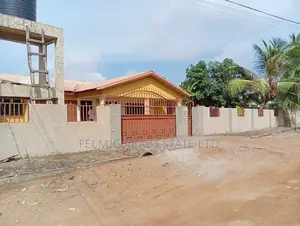 5bdrm House in Felmic Real Estate, Housing Down for sale