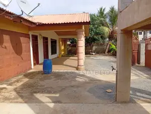 5bdrm House in Felmic Real Estate, Housing Down for sale