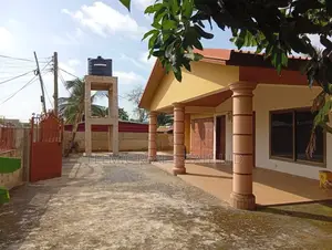 5bdrm House in Felmic Real Estate, Housing Down for sale