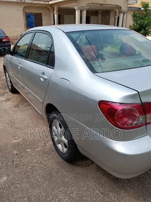 Toyota Corolla Base 4dr Sedan (1.8L 4cyl 5M) 2010 Silver