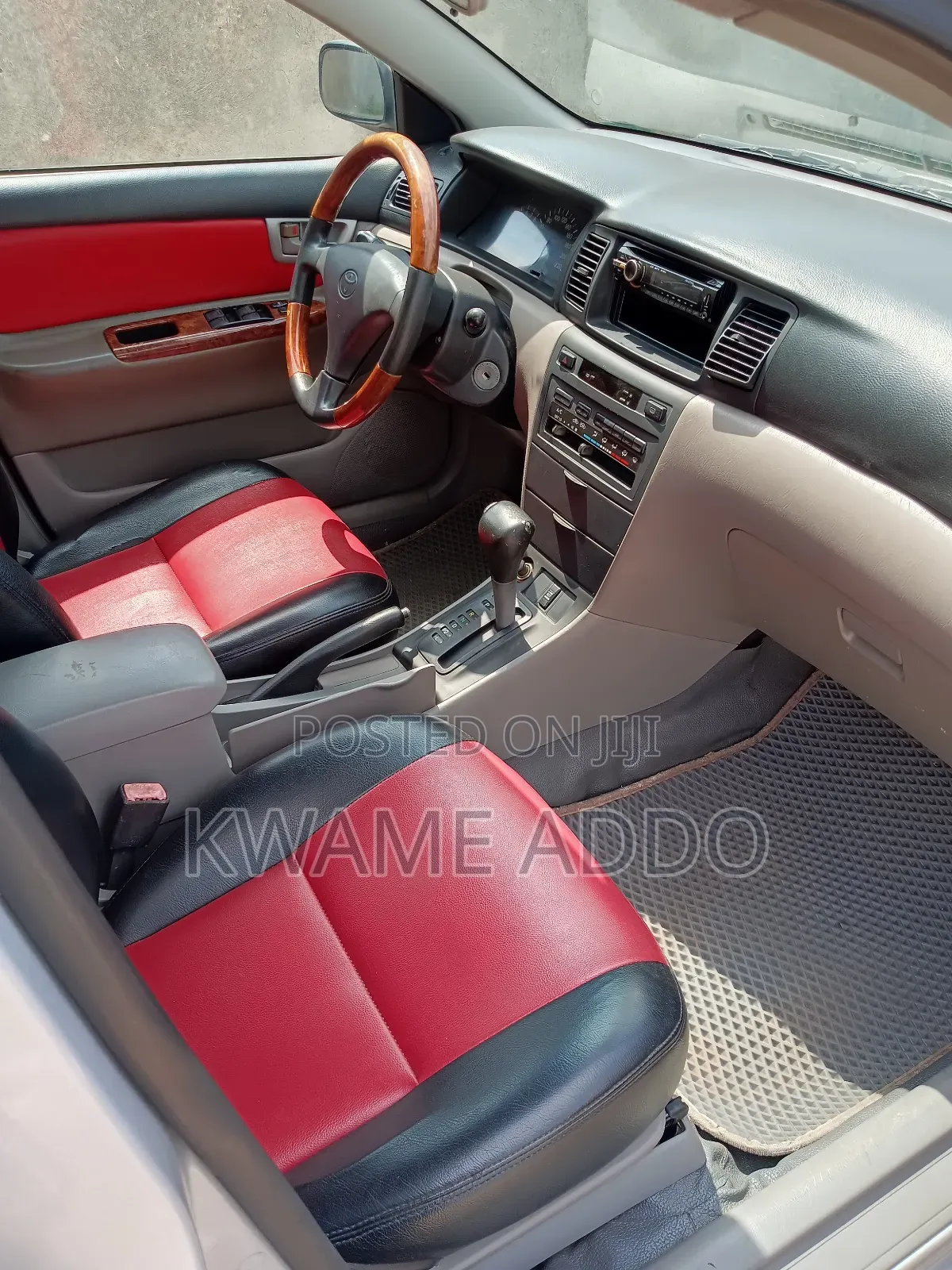 Toyota Corolla Base 4dr Sedan (1.8L 4cyl 5M) 2010 Silver