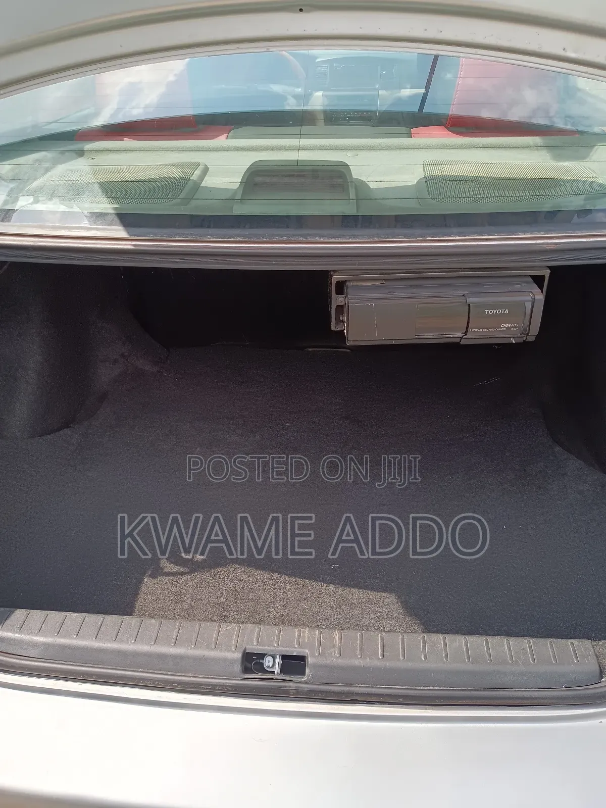 Toyota Corolla Base 4dr Sedan (1.8L 4cyl 5M) 2010 Silver