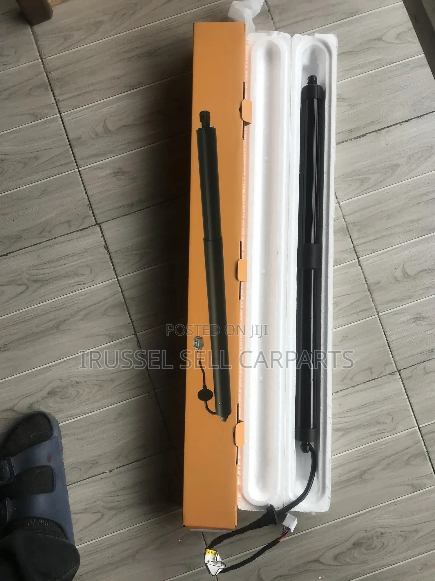 Rav 4 19-24/Santafe 19-24/Highlander 19-24 Boot Shocks