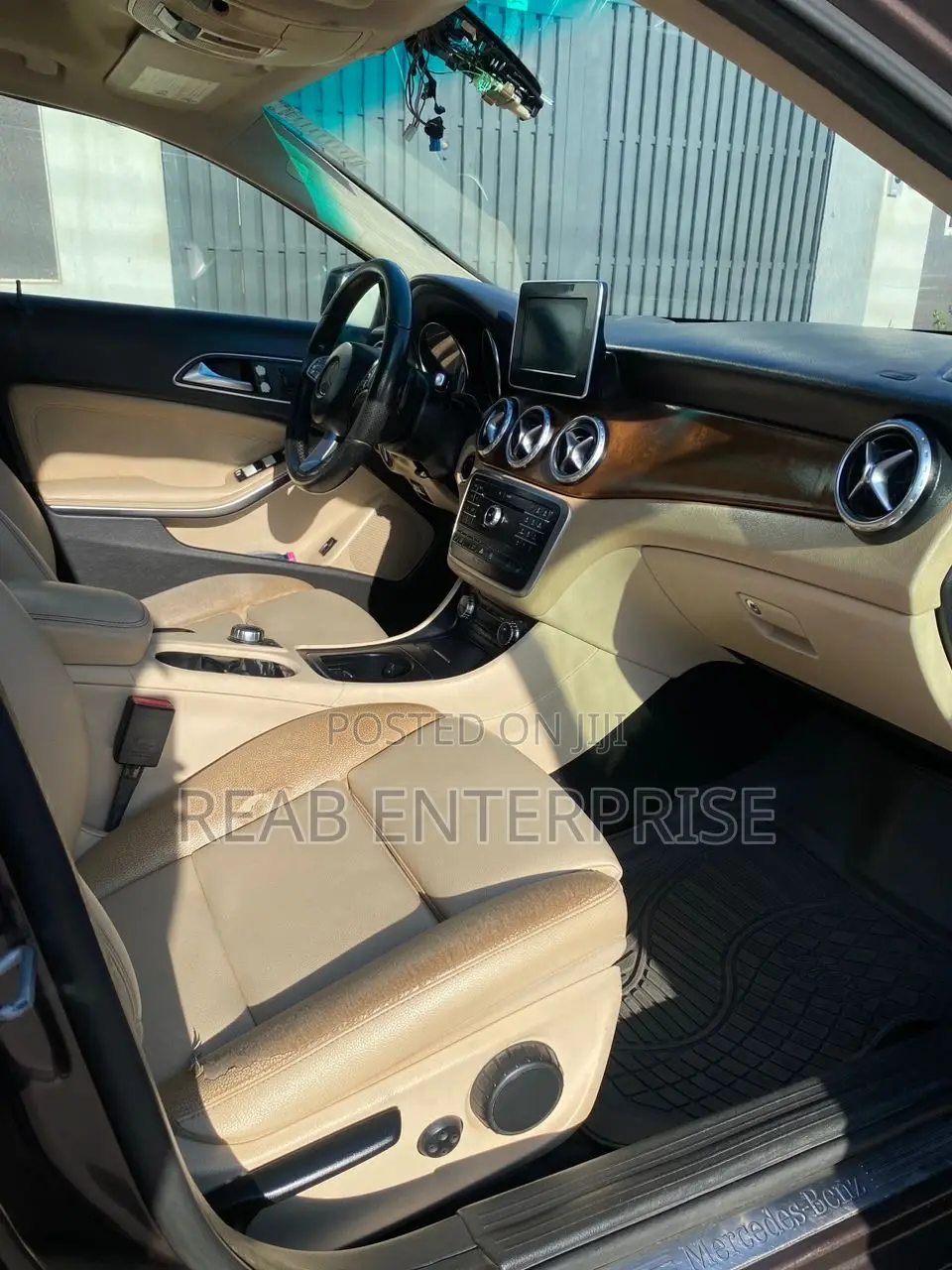 Mercedes-Benz GLA 250 2016 Brown
