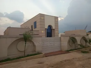 4bdrm House in Adesina, Kumasi Metropolitan for sale