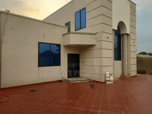 4bdrm House in Adesina, Kumasi Metropolitan for sale