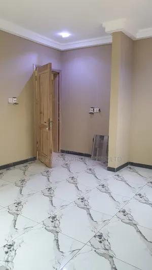 4bdrm House in Tema Community 25 for sale