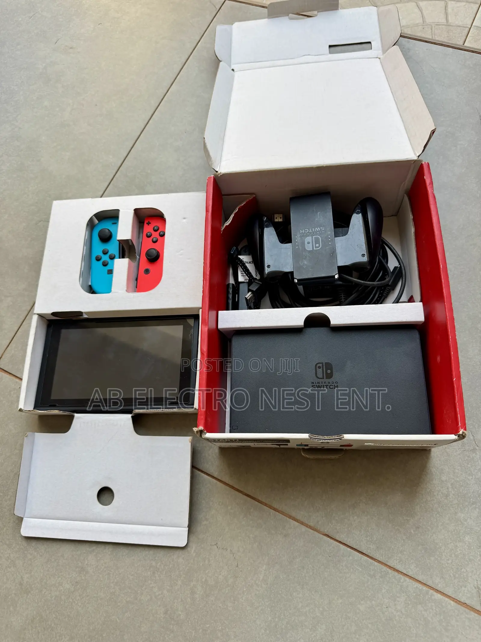 Neat Nintendo Switch With All Accessories and Games Installed