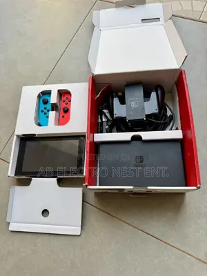Neat Nintendo Switch With All Accessories and Games Installed