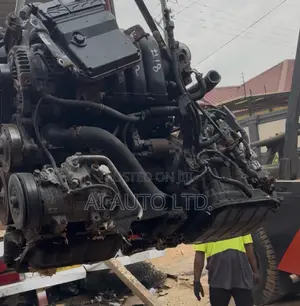 09-13 Toyota Corolla 1.8l 2zr-Fe Engine Complete With U341e Gearbox