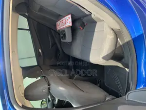 Chevrolet Cruze LT Auto Hatchback 2017 Blue