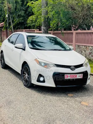 Toyota Corolla S 4dr Sedan (1.8L 4cyl CVT) 2016 White