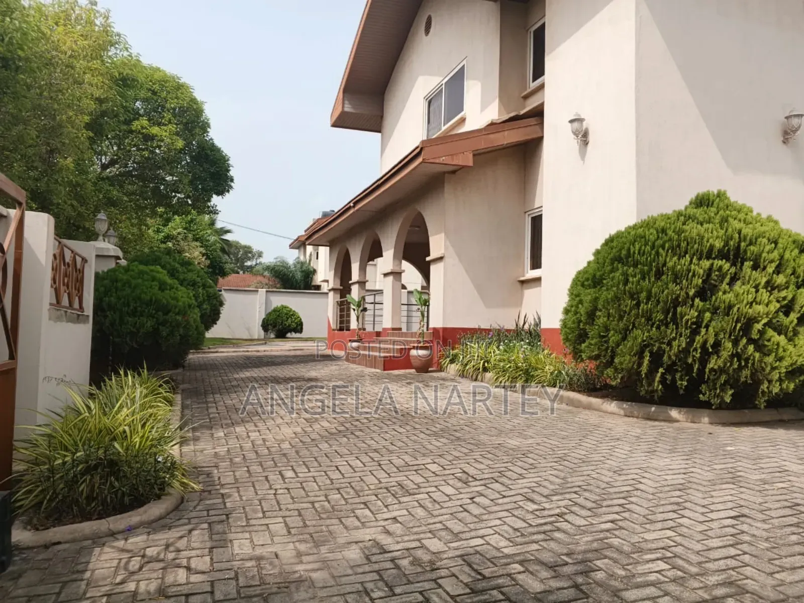 4bdrm House in Regimanuel Estates, Accra Metropolitan for sale