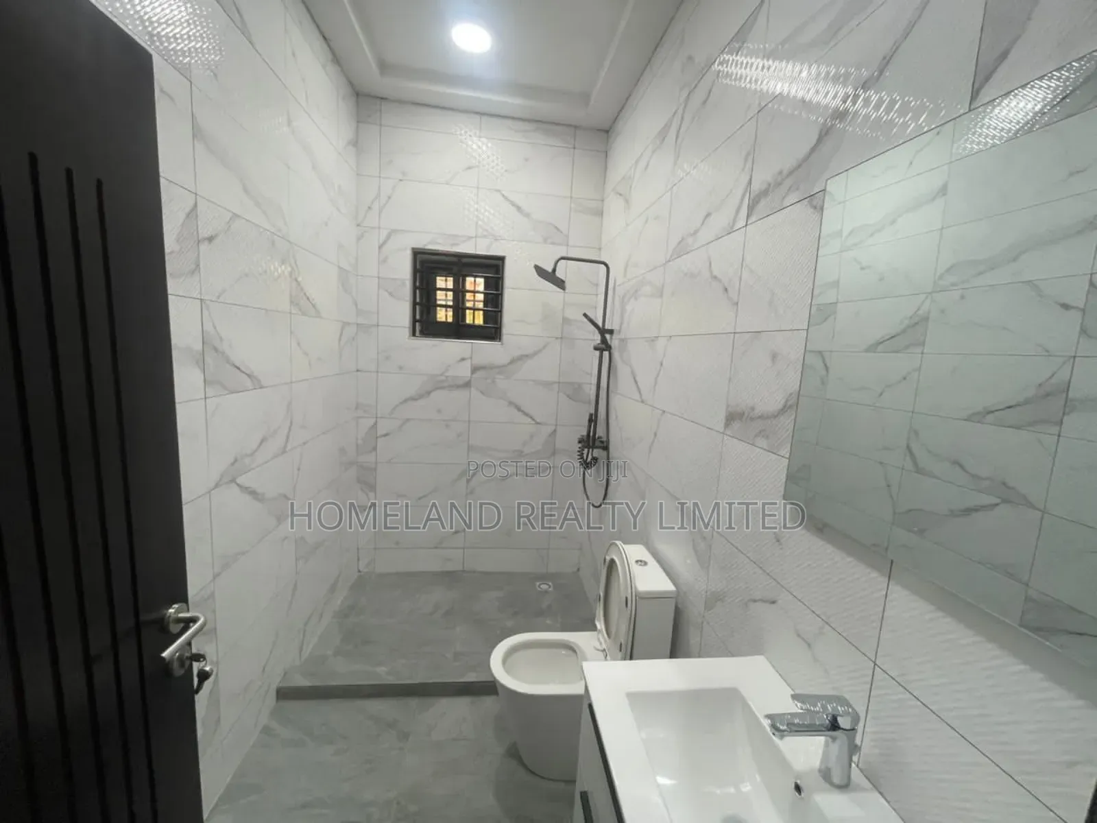 3bdrm Duplex in Paraku Estate, Ga East Municipal for rent