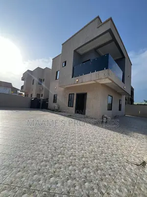 4bdrm Duplex in East Legon for sale