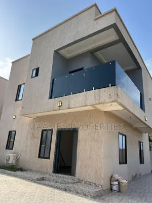 4bdrm Duplex in East Legon for sale