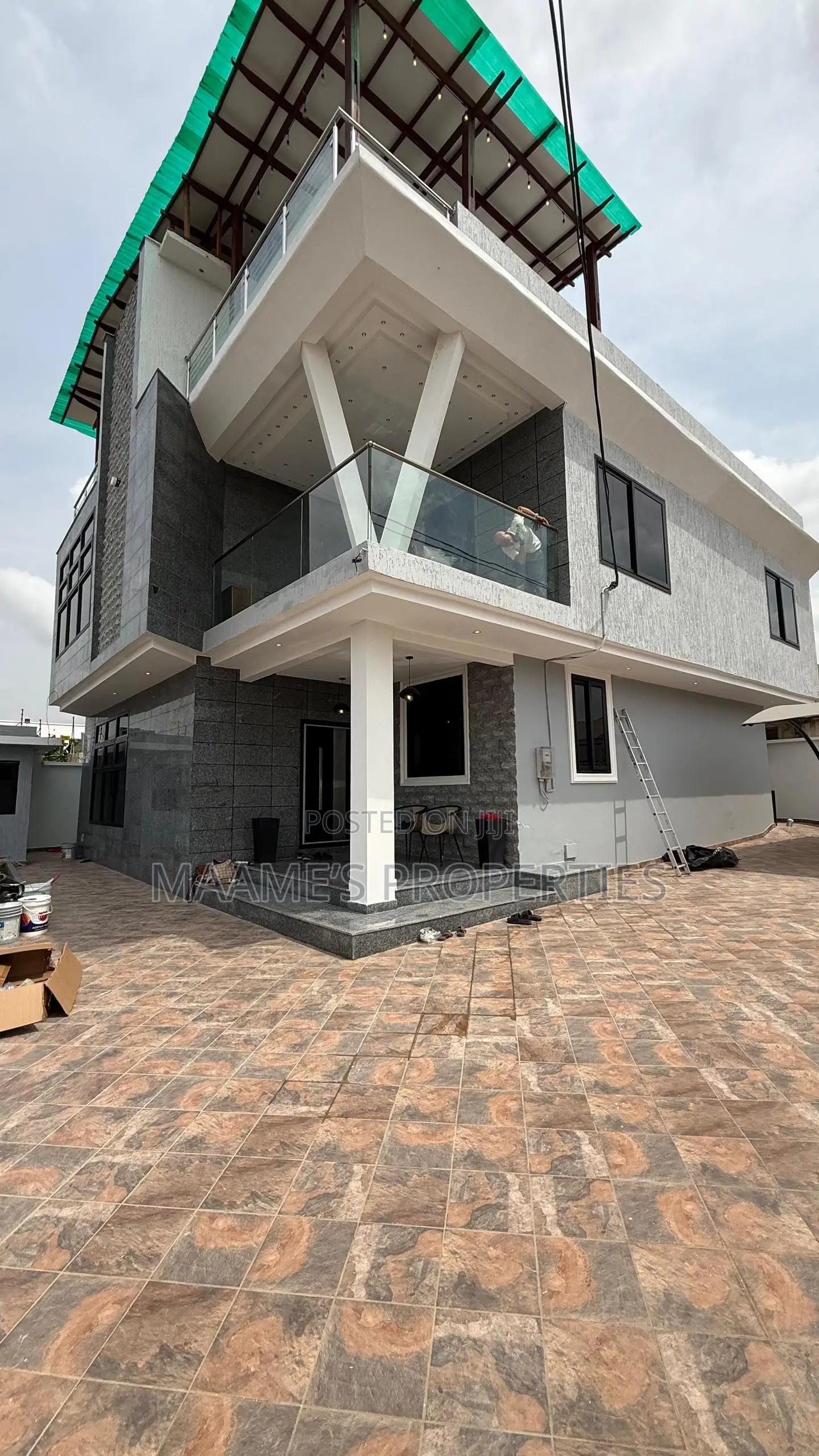 Furnished 4bdrm Duplex in East Legon for sale