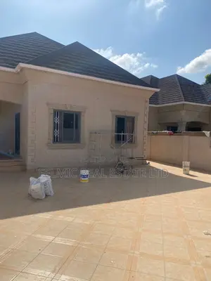 3bdrm House in Felmic Real Estate, Mile 7 for sale