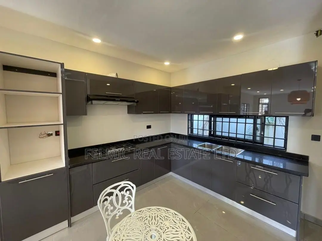 3bdrm House in Felmic Real Estate, Amasaman for sale