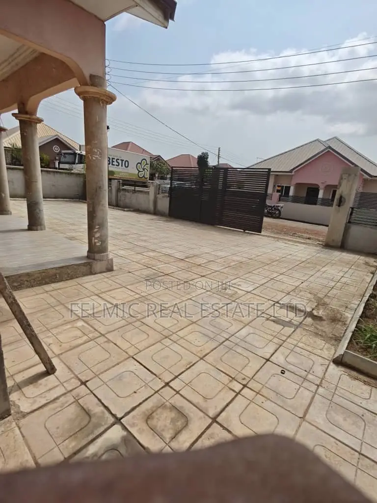 3bdrm House in Felmic Real Estate, Community 25 for sale