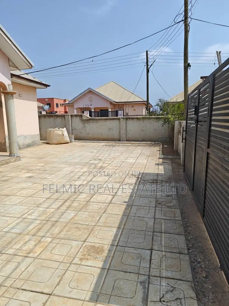 3bdrm House in Felmic Real Estate, Community 25 for sale