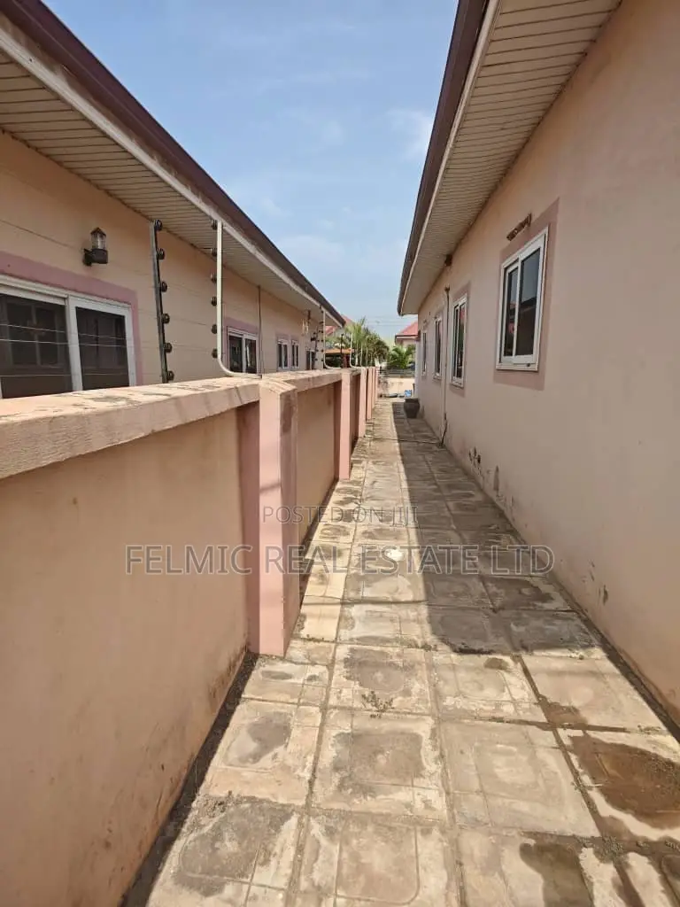 3bdrm House in Felmic Real Estate, Community 25 for sale